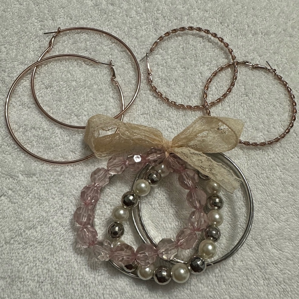 Elegant Pink and Silver Bracelet Set! Best Offer Accepted! 🩷